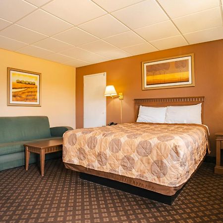 Faulds Motel Sarnia Bagian luar foto
