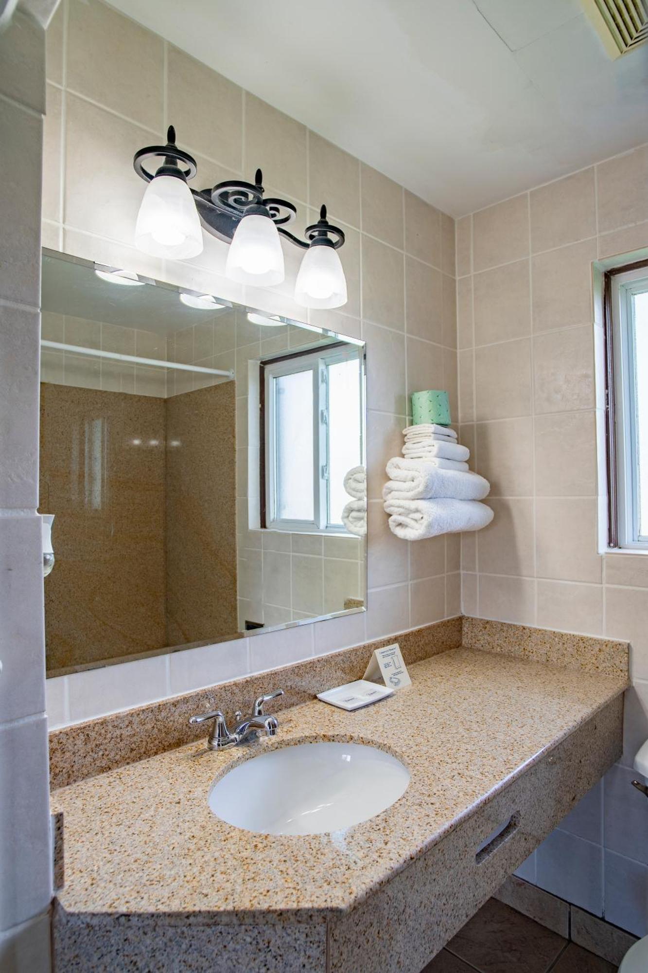 Faulds Motel Sarnia Bagian luar foto
