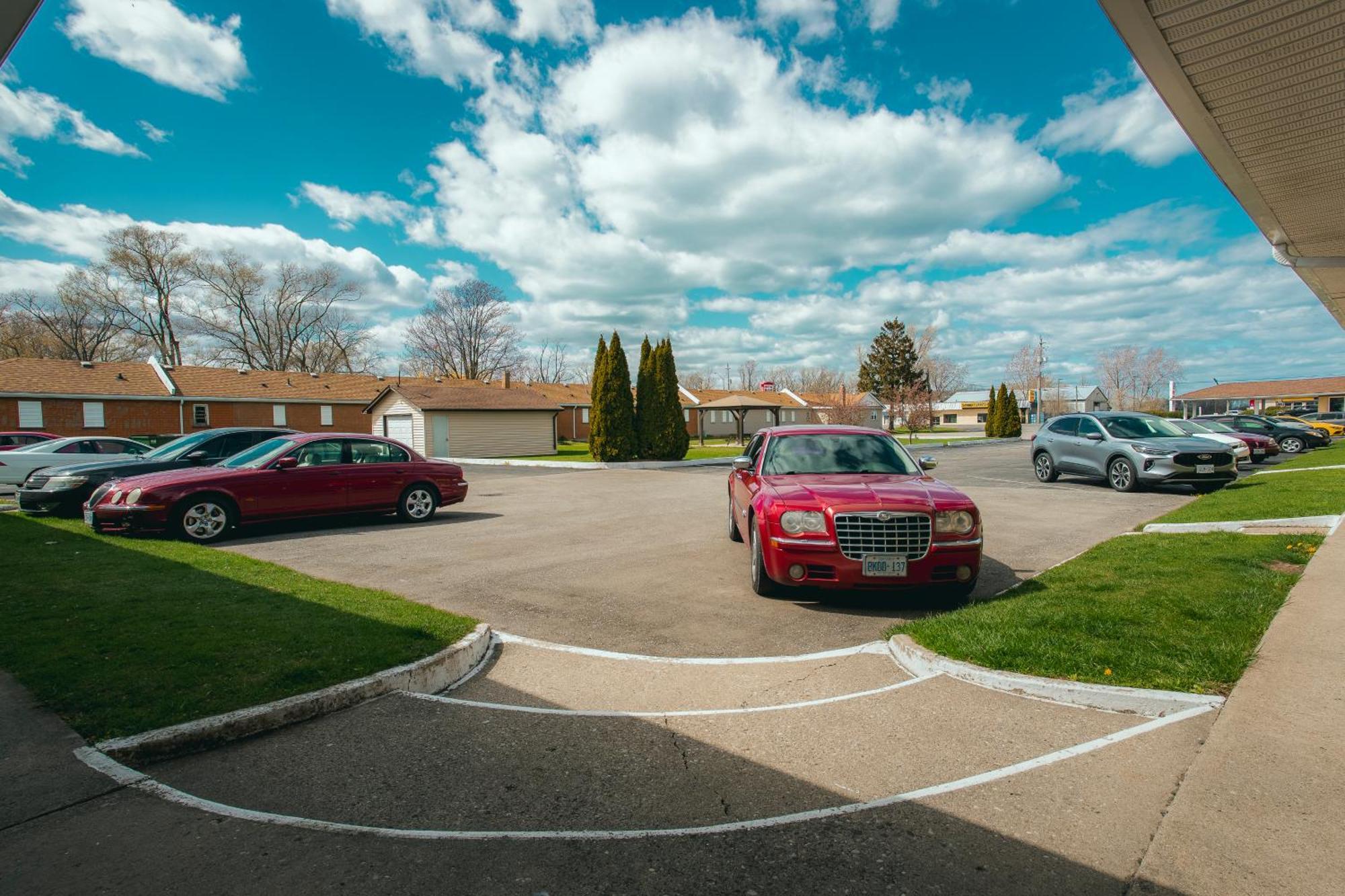 Faulds Motel Sarnia Bagian luar foto
